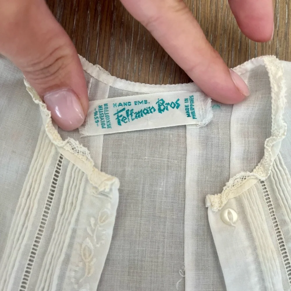 Feltman Bros Vintage white baby gown with overcoat white buttons infant 0-3 mos‎
